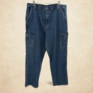 EUC Wrangler Loose Fit Men’s Blue Medium Stonewash Denim Cargo Jeans 40x32